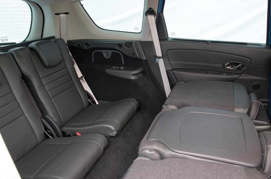 Интерьер Renault Grand Scenic 2013 года  (UK) (фото 6 из 17)